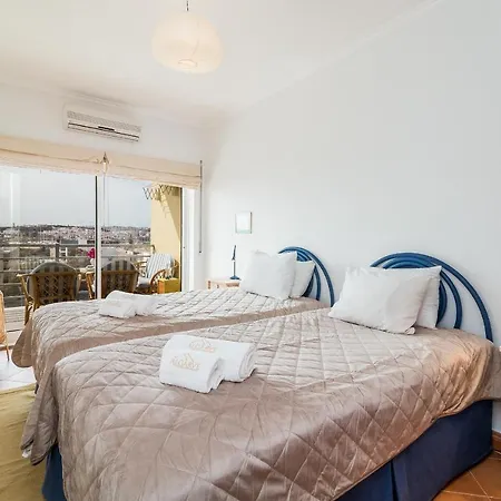 Apartment Frida's House In Meia Praia Beach *