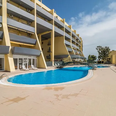 Apartment Frida's House In Meia Praia Beach