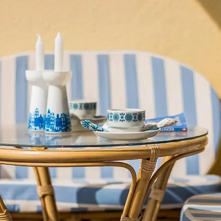 Apartment Frida's House In Meia Praia Beach *